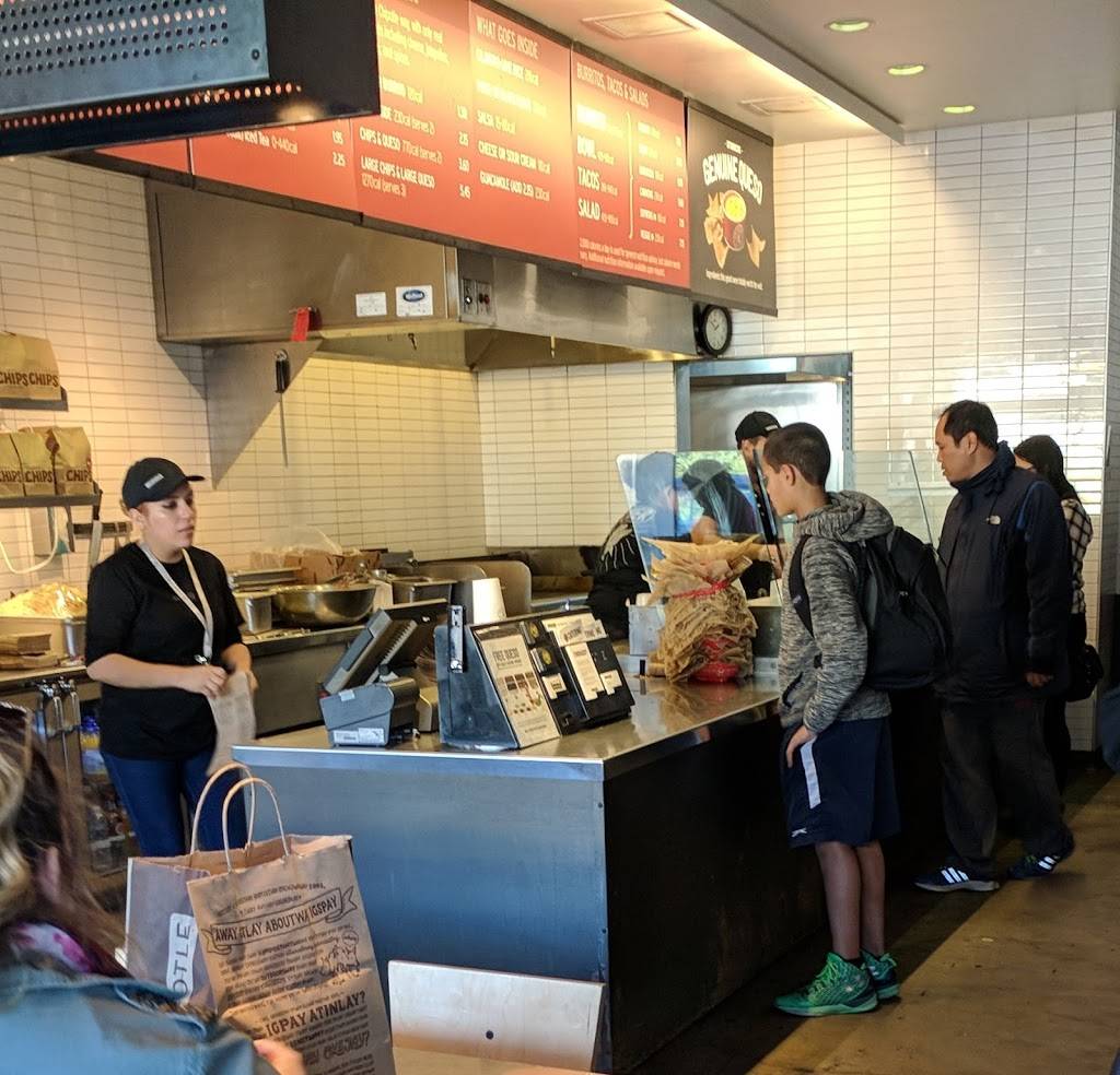 Chipotle Mexican Grill | restaurant | 4520 Lee Hwy, Arlington, VA 22207, USA | 5718584160 OR +1 571-858-4160