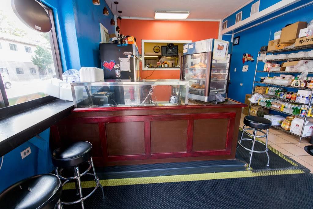 Chelsea Tipico | restaurant | 109 Shurtleff St, Chelsea, MA 02150, USA | 6174660996 OR +1 617-466-0996