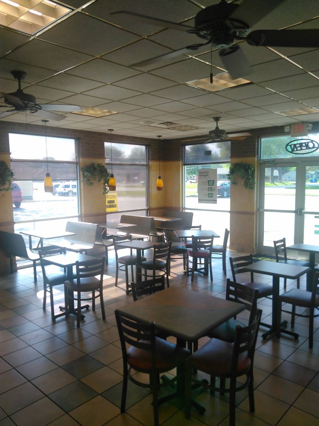 Subway | restaurant | 308 W 1st Ave, Coal Valley, IL 61240, USA | 3097990000 OR +1 309-799-0000