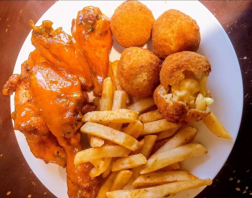 Puttys Kitchen | restaurant | 1714 Merriman Rd, Akron, OH 44313, USA | 3305989177 OR +1 330-598-9177