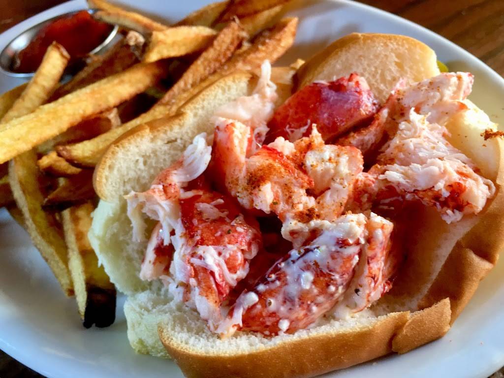 King Street Oyster Bar | restaurant | 12 S King St, Leesburg, VA 20175, USA | 5714428068 OR +1 571-442-8068