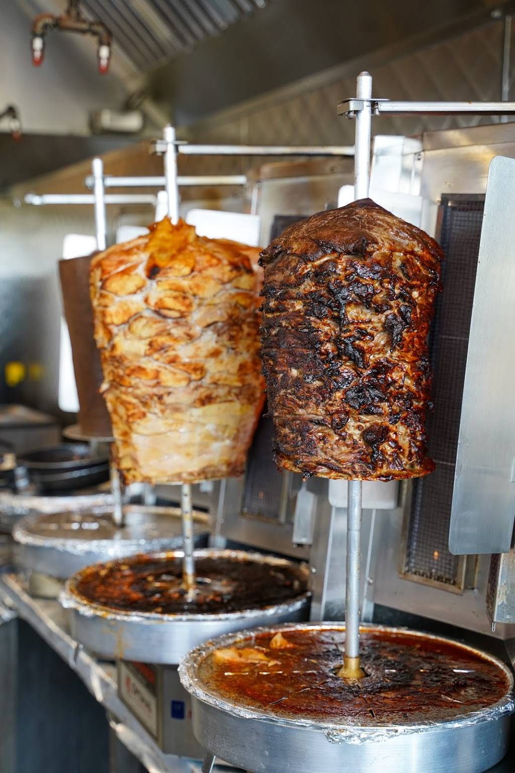 Abu Omar Halal | restaurant | 10228 Broadway St #124, Pearland, TX 77584, USA | 2818092880 OR +1 281-809-2880