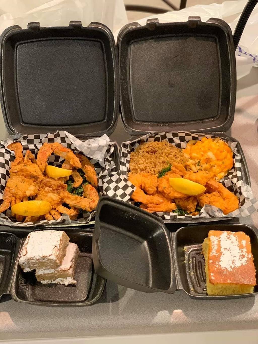 Garlic Crabs On Wheels | restaurant | 5101 Ashley Phosphate Rd Suite 118, North Charleston, SC 29418, USA | 8432974689 OR +1 843-297-4689