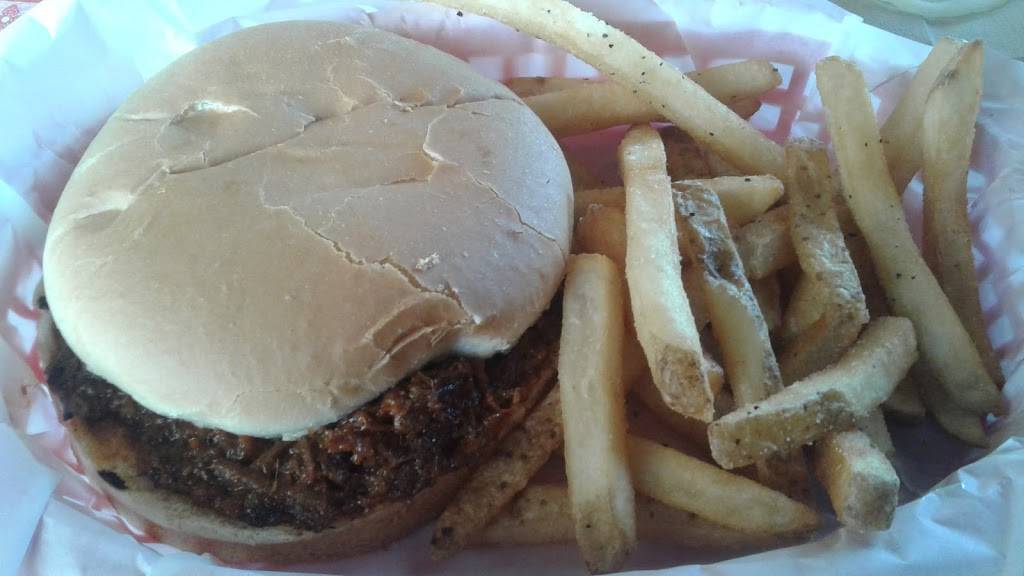 Gradys BBQ | restaurant | 8683 West, FM78, Converse, TX 78109, USA | 2103438060 OR +1 210-343-8060