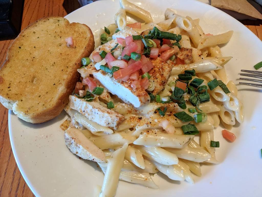 Chilis Grill & Bar | meal takeaway | 2560 W El Camino Real, Mountain View, CA 94040, USA | 6509412227 OR +1 650-941-2227