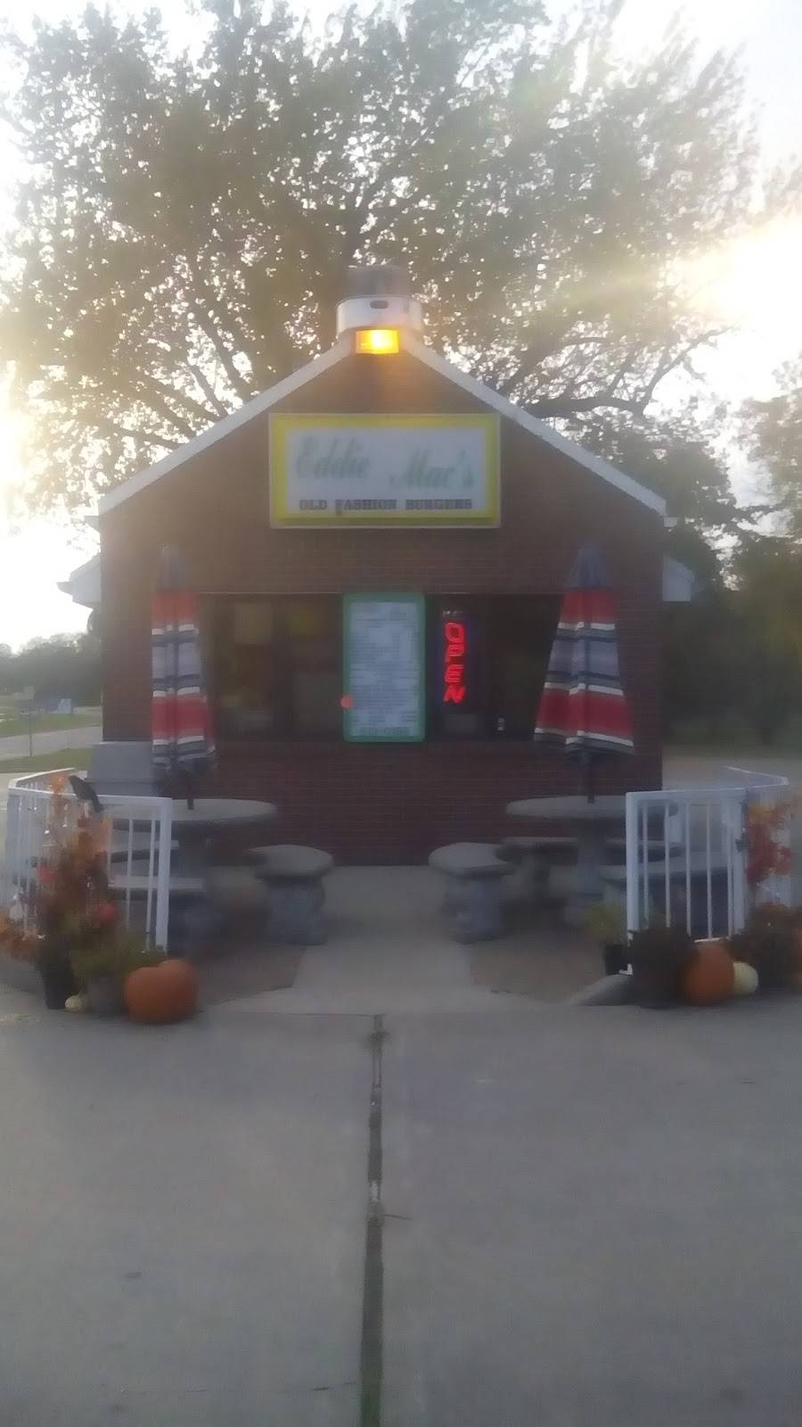 Eddie Macs | restaurant | 2600 N Travis St, Sherman, TX 75092, USA | 9038130196 OR +1 903-813-0196