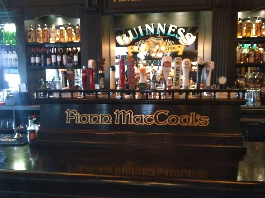 Fionn MacCools | restaurant | 825 Britannia Rd W, Mississauga, ON L5V 2X8, Canada | 9058260825 OR +1 905-826-0825