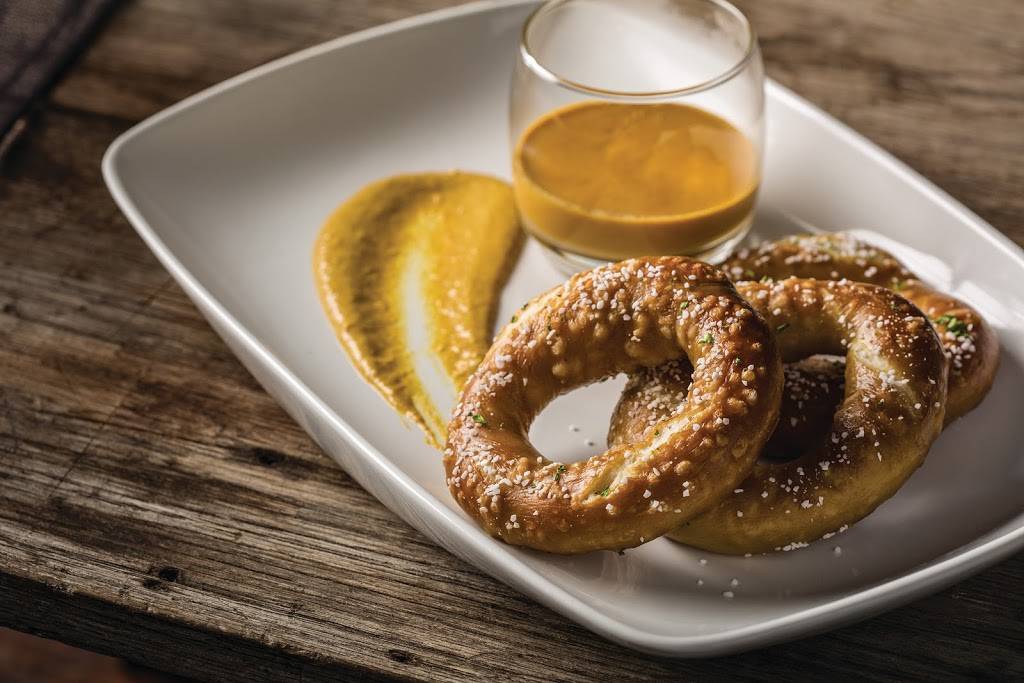 Craftsman Table & Tap | restaurant | 6712 Frank Lloyd Wright Ave, Middleton, WI 53562, USA | 6088363988 OR +1 608-836-3988