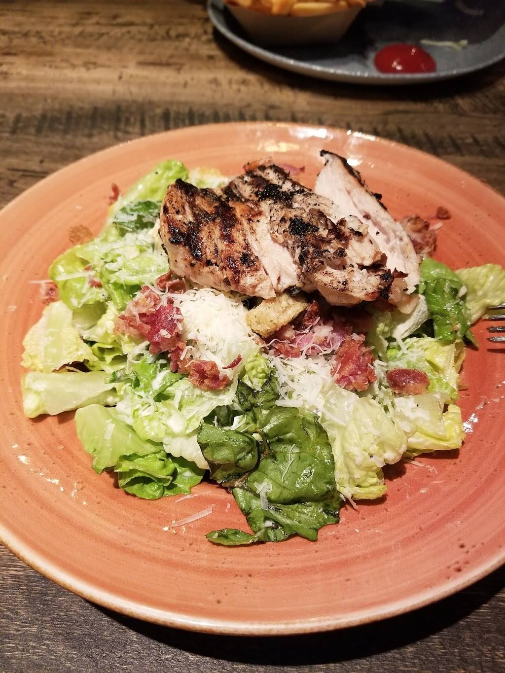 Kelseys Original Roadhouse | restaurant | 221 Glendale Ave, St. Catharines, ON L2T 2K9, Canada | 9056841145 OR +1 905-684-1145