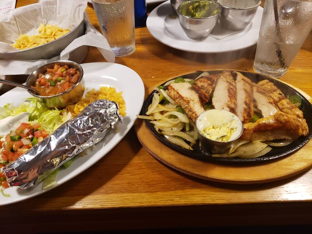 HOLA! Taqueria & Bar | restaurant | 688 Holcomb Bridge Rd, Roswell, GA 30076, USA | 4702425661 OR +1 470-242-5661