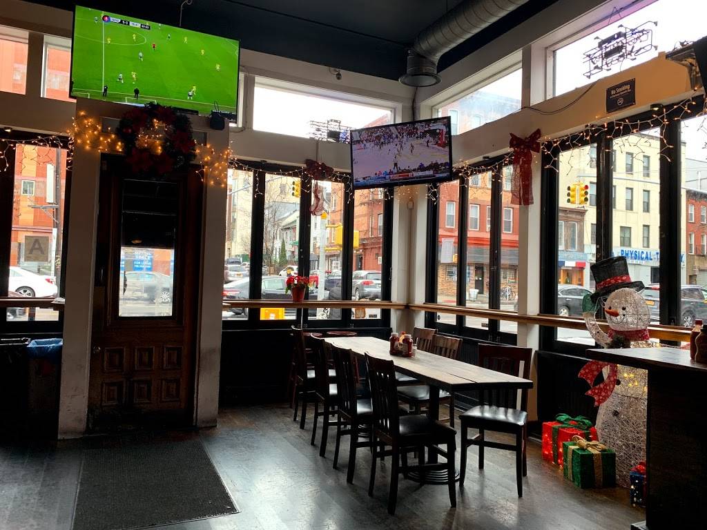 Black Horse Pub | restaurant | 568 5th Ave, Brooklyn, NY 11215, USA | 7187881975 OR +1 718-788-1975