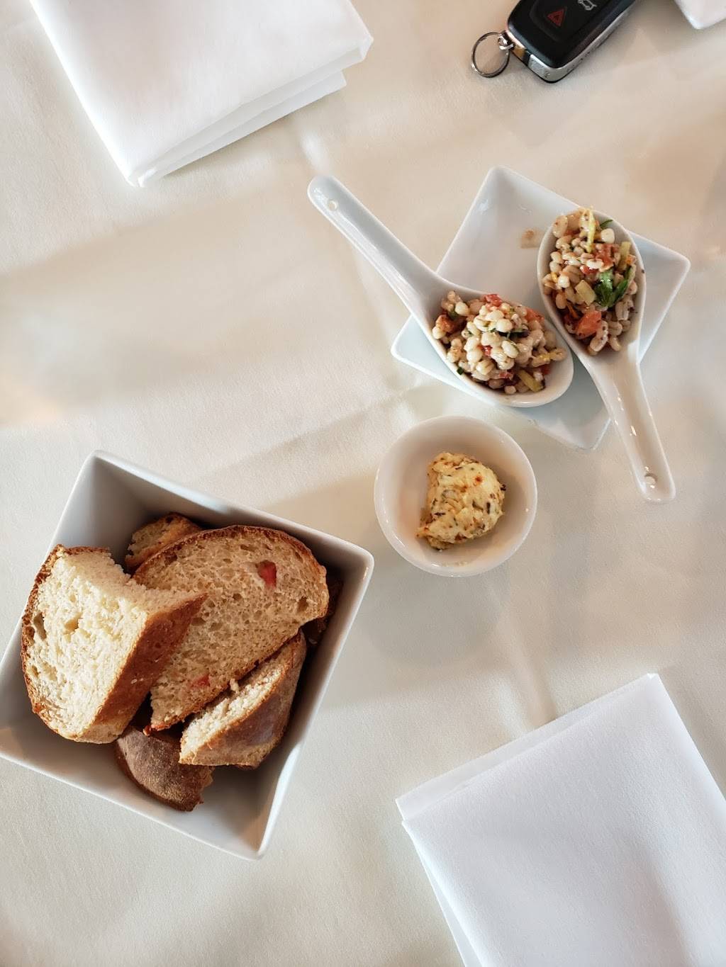 Recto-Verso Restaurant Traiteur | restaurant | 814 Chemin Pierre Péladeau, Sainte-Adèle, QC J8B 1Z4, Canada | 4502299555 OR +1 450-229-9555