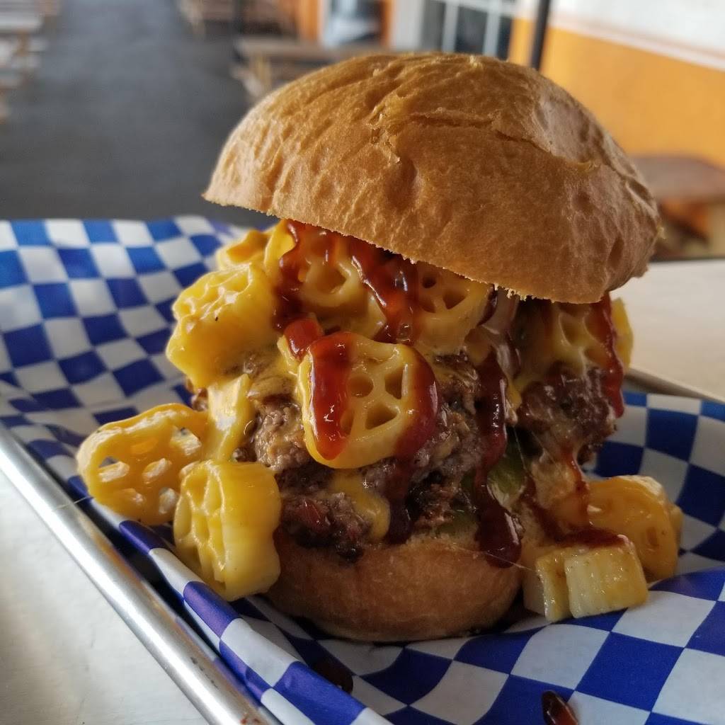 Swine and Garden | restaurant | 221 S Bell Ave, Denton, TX 76201, USA | 9724007040 OR +1 972-400-7040