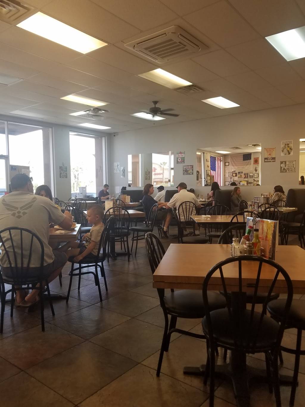 Jerry Bobs Family Restaurant | restaurant | 7066 E Golf Links Rd, Tucson, AZ 85730, USA | 5207218888 OR +1 520-721-8888