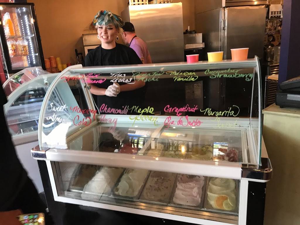 El Cotorro - Taqueria and Heladeria (craft tacos and ice creams) | restaurant | 111 Carlisle Blvd NE, Albuquerque, NM 87106, USA | 5055036202 OR +1 505-503-6202