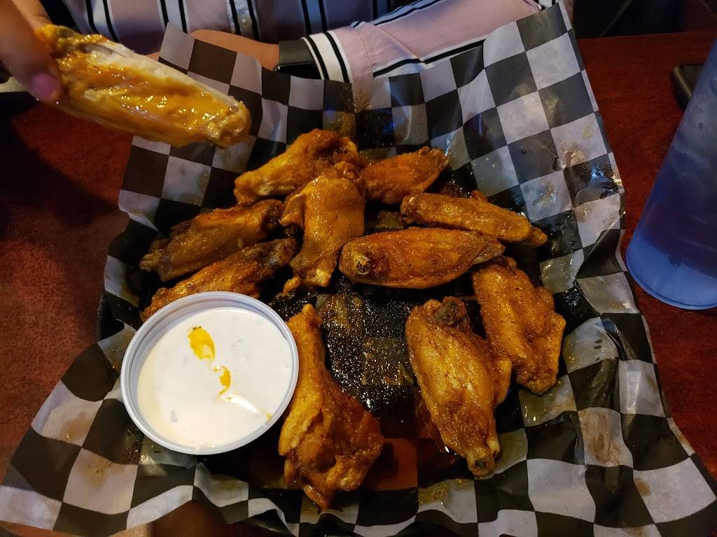 Underdog Sports Bar and Grill | restaurant | 3100 Paxton St, Harrisburg, PA 17111, USA | 7175645150 OR +1 717-564-5150