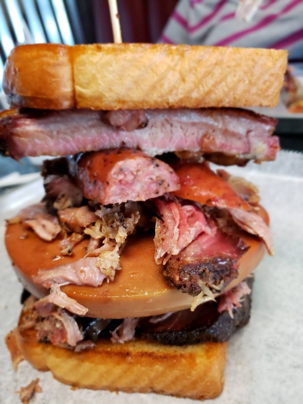 Jambos BBQ Shack | restaurant | 1724 W Division St, Arlington, TX 76012, USA | 8172757881 OR +1 817-275-7881