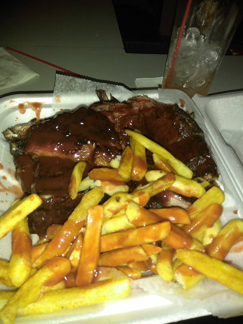 Bankos Lounge | restaurant | 14168 Wyoming Ave, Detroit, MI 48238, USA | 3134912188 OR +1 313-491-2188