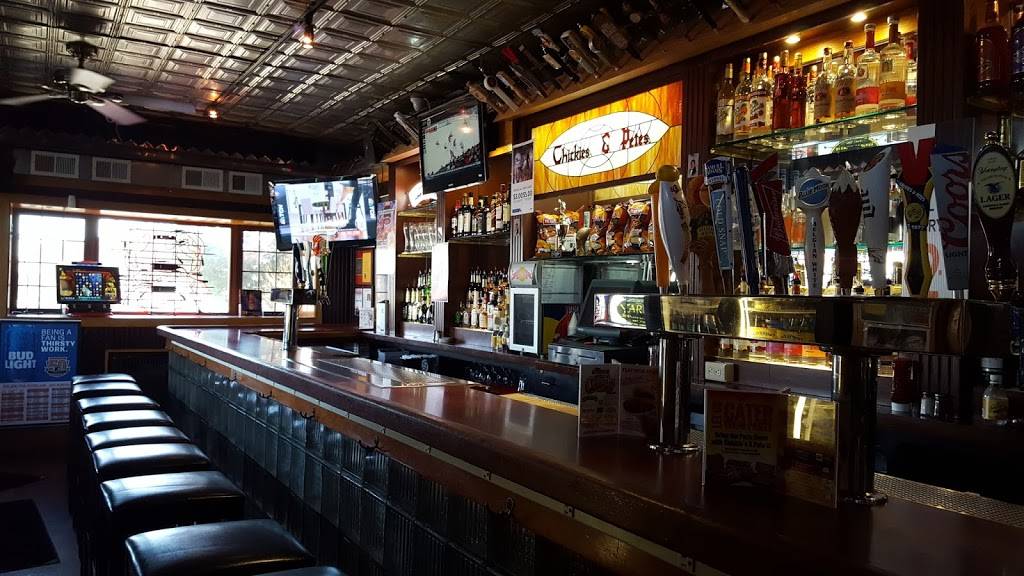 Chickies & Petes | restaurant | 4010 Robbins Ave, Philadelphia, PA 19135, USA | 2153383060 OR +1 215-338-3060