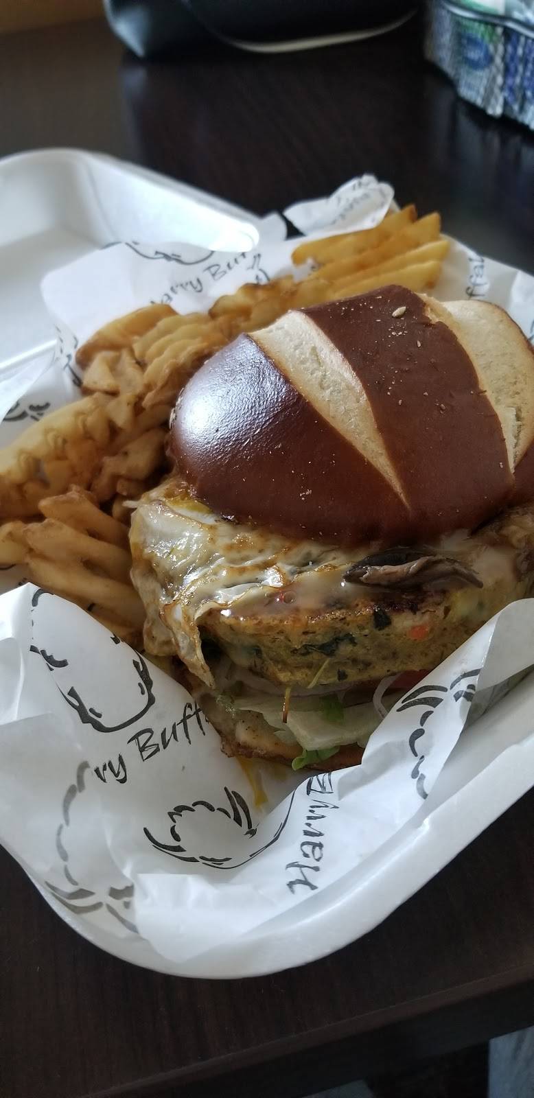 Harry Buffalo | restaurant | 129 W Church St, Orlando, FL 32801, USA | 4074226656 OR +1 407-422-6656