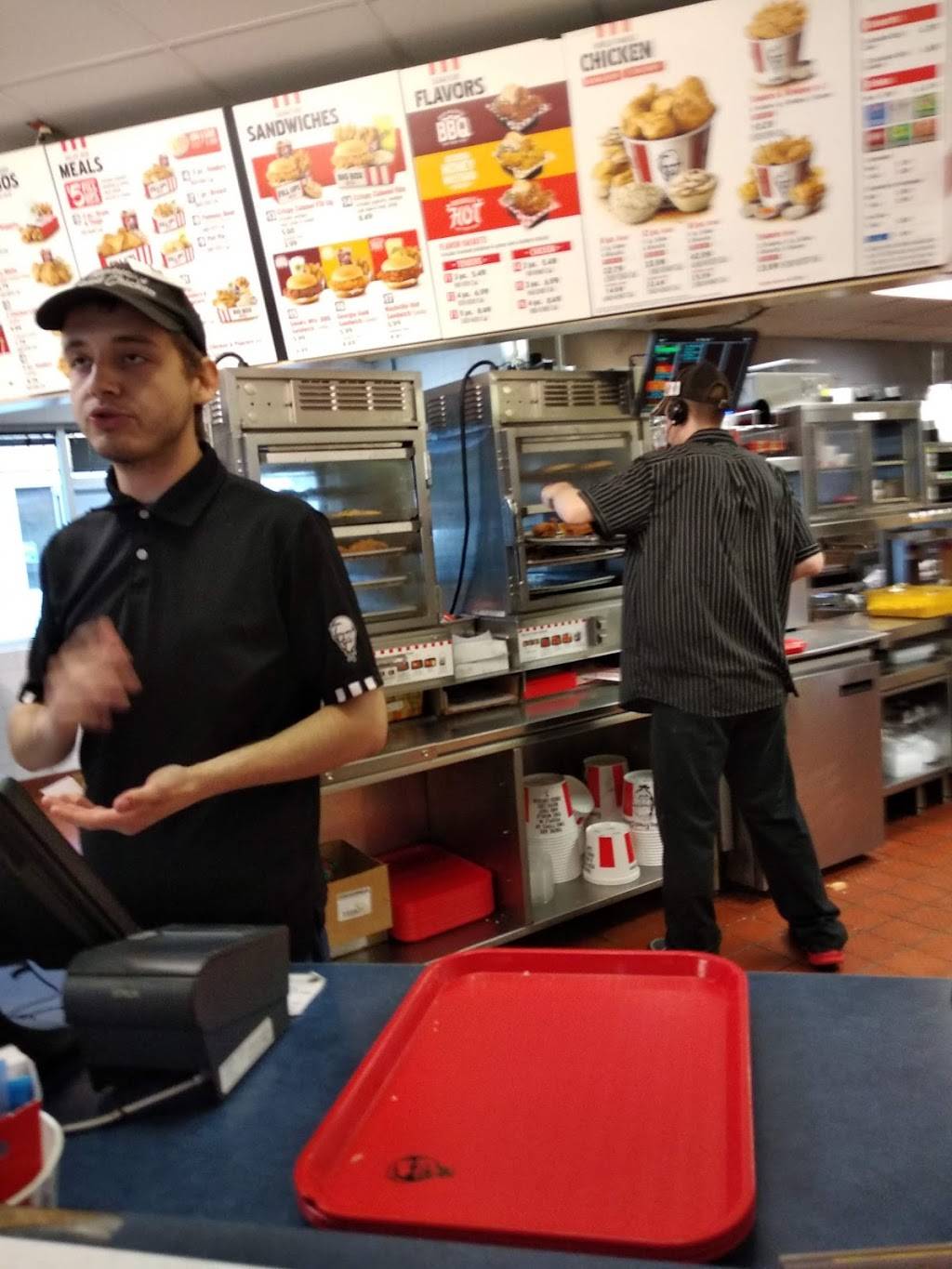 KFC | restaurant | 720 E Front St, Traverse City, MI 49686, USA | 2319473100 OR +1 231-947-3100