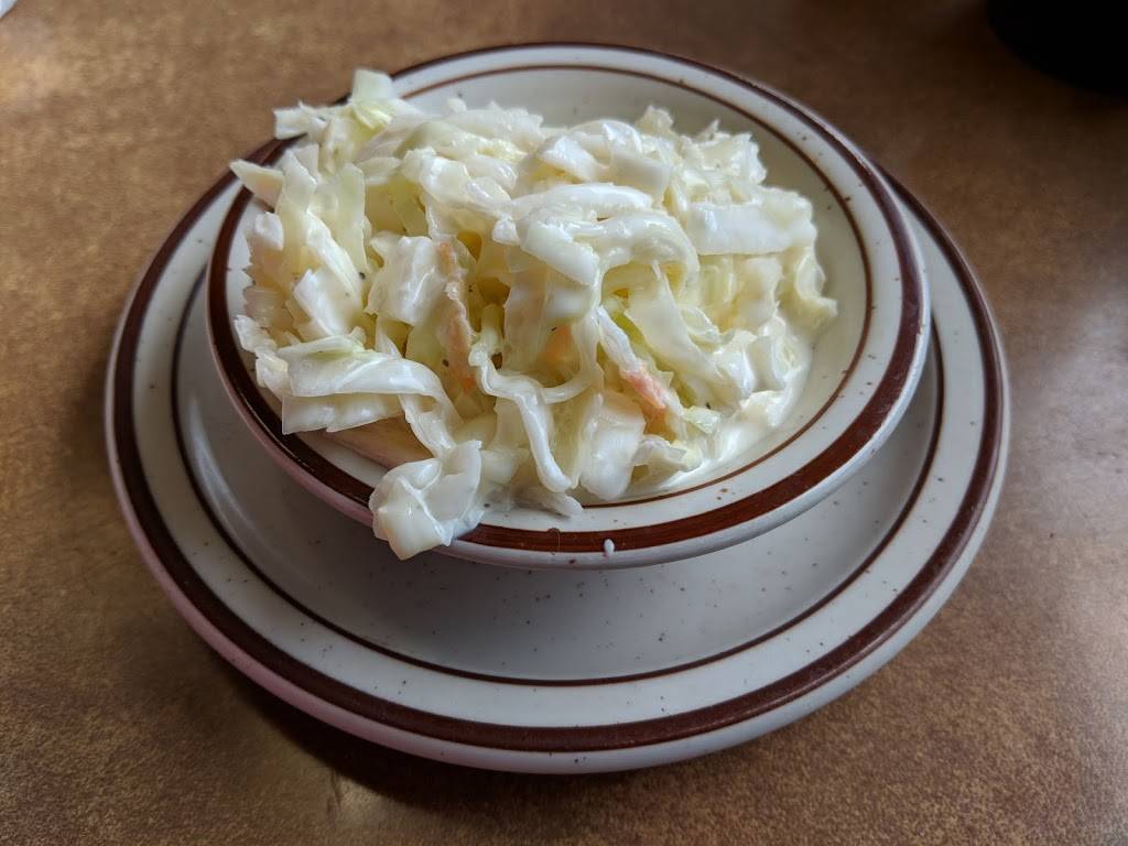 Fifth Wheel Truck Stop & Rest | restaurant | 8500 N Telegraph Rd, Newport, MI 48166, USA | 7345862210 OR +1 734-586-2210