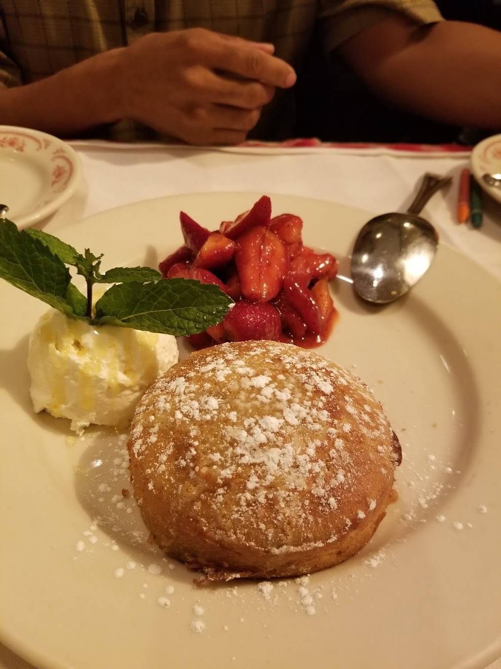 Maggianos Little Italy | restaurant | 240 Oakbrook Center, Oak Brook, IL 60523, USA | 6303680300 OR +1 630-368-0300