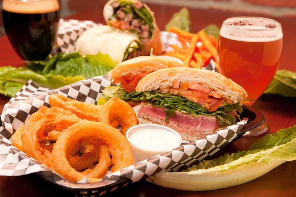 Aces & Ales | restaurant | 3740 S Nellis Blvd, Las Vegas, NV 89121, USA | 7024367600 OR +1 702-436-7600