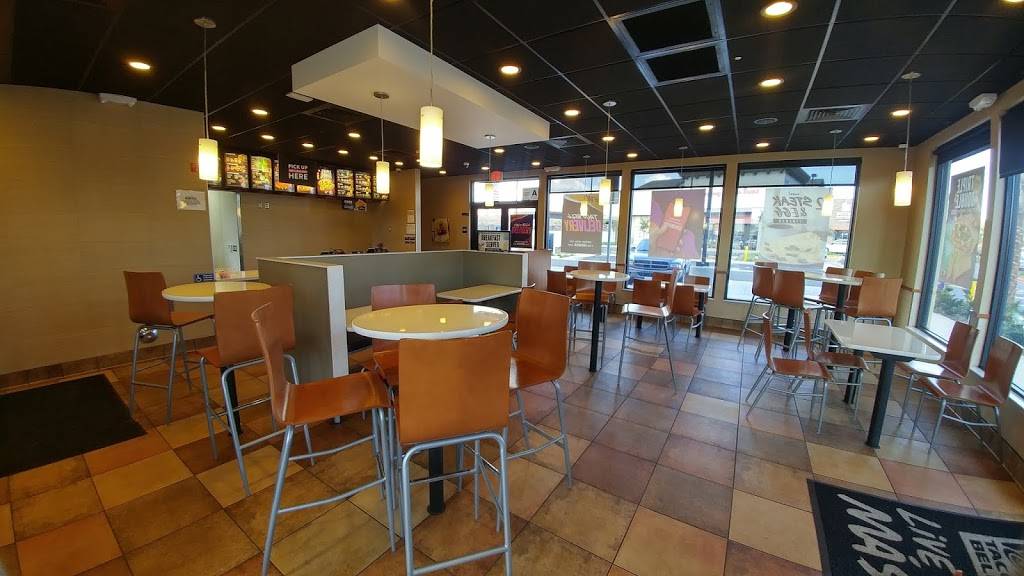 Taco Bell | meal takeaway | 36230 Hidden Springs Rd, Wildomar, CA 92595, USA | 9516091219 OR +1 951-609-1219