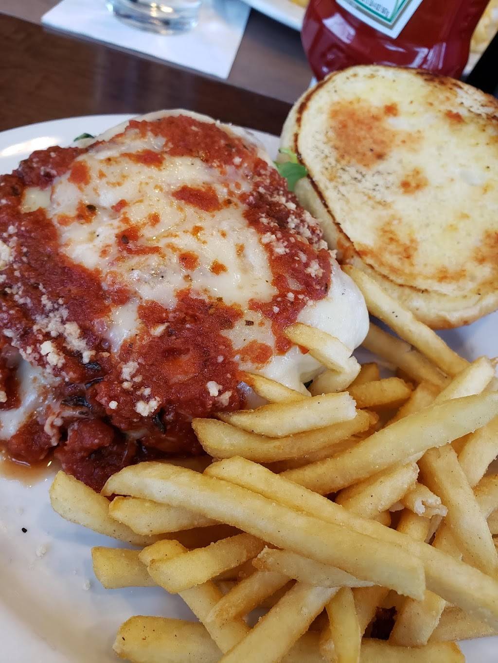 Lindys Landing | restaurant | 115 Park St, Wauconda, IL 60084, USA | 8475269789 OR +1 847-526-9789