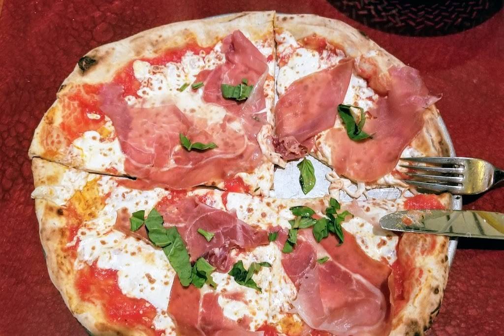 Via Napoli Ristorante e Pizzeria | restaurant | 1510 Avenue of the Stars, Orlando, FL 32830, USA | 4075608050 OR +1 407-560-8050