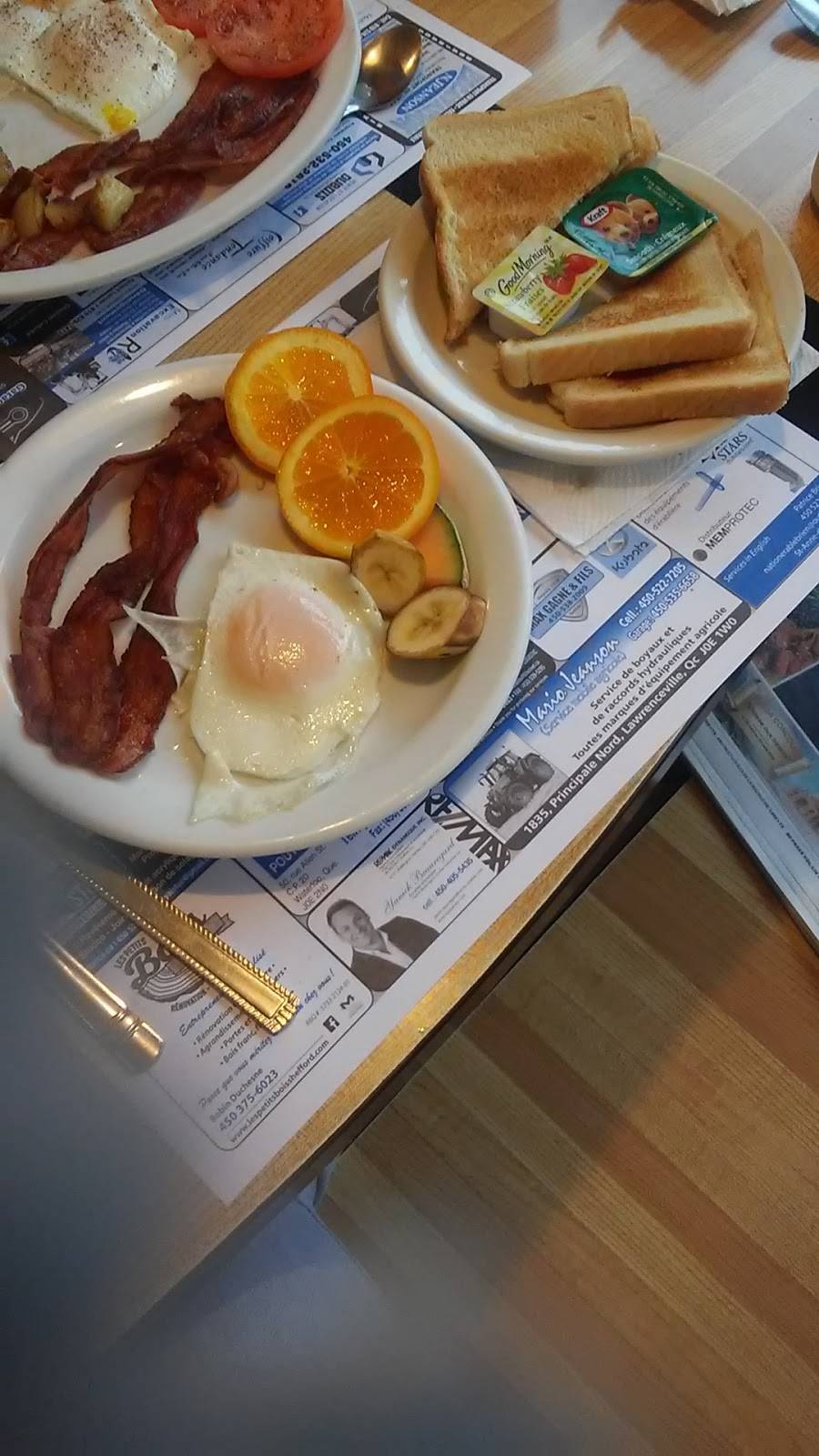 Resto Chez Stef | restaurant | Shefford, Quebec, QC J2M 1C6, Canada | 4505394445 OR +1 450-539-4445