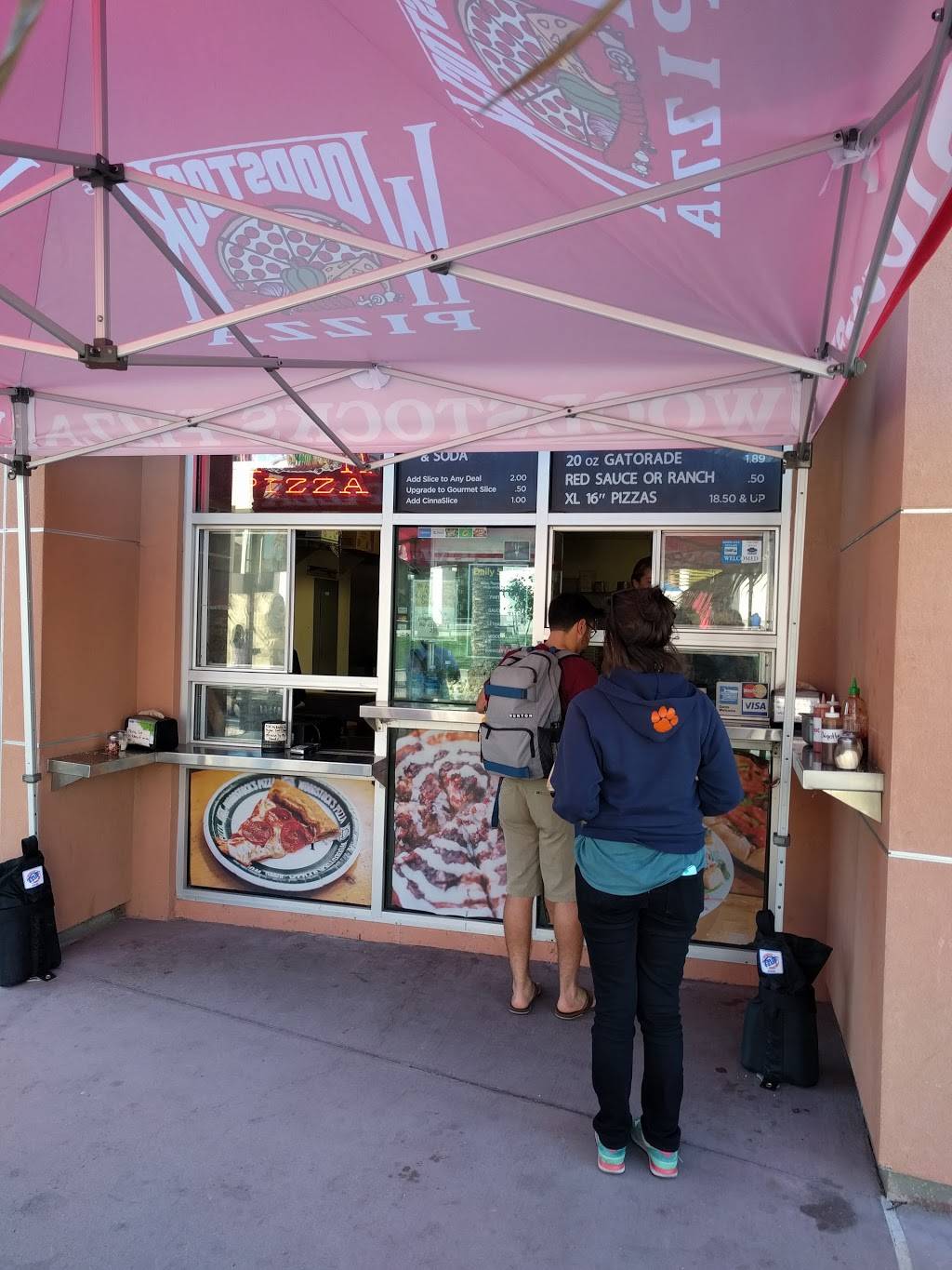 Woodstocks | restaurant | 552 University Rd, Isla Vista, CA 93117, USA | 8059689385 OR +1 805-968-9385