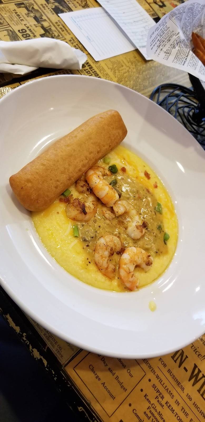 Tracks | restaurant | 100 N Front St, Winona, MS 38967, USA | 6622833505 OR +1 662-283-3505