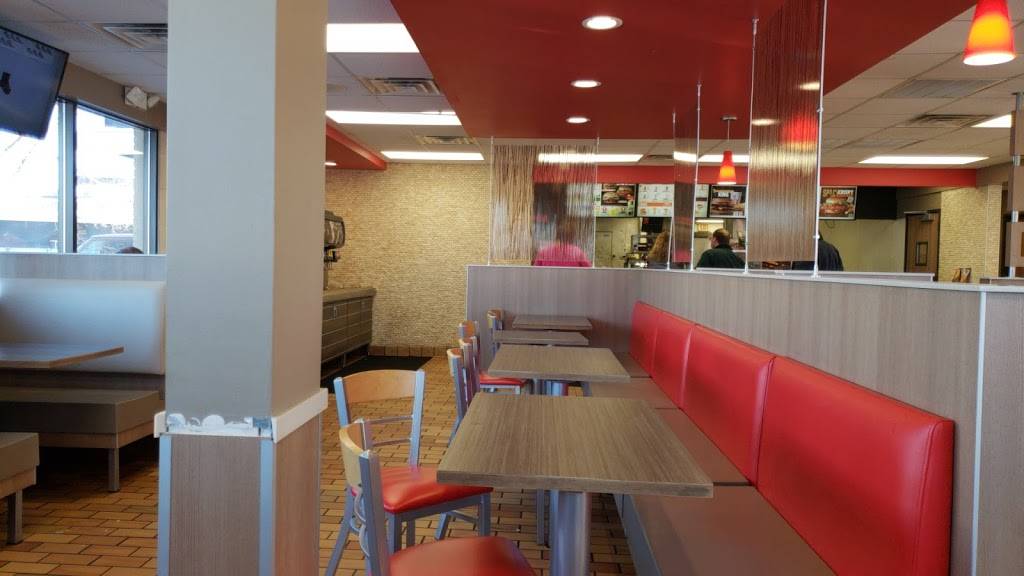 Burger King | restaurant | 2219 Main St, Green Bay, WI 54302, USA | 9204658510 OR +1 920-465-8510