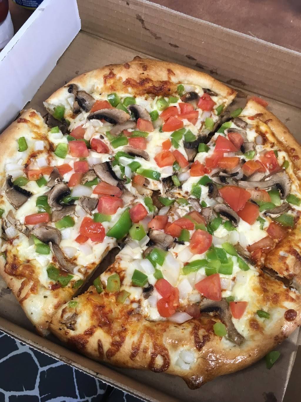 Bernies Big Slice Brockville | restaurant | 60 Pearl St E, Brockville, ON K6V 1P7, Canada | 6134980888 OR +1 613-498-0888