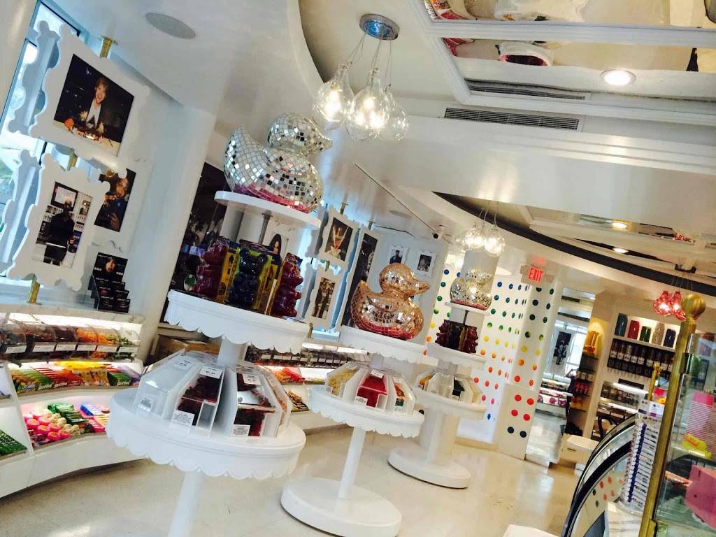 Sugar Factory | restaurant | 1144 Ocean Dr, Miami Beach, FL 33139, USA | 9173278096 OR +1 917-327-8096