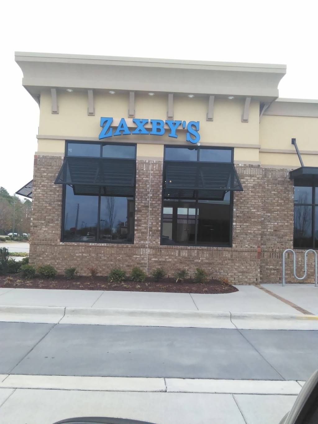 Zaxbys Chicken Fingers & Buffalo Wings | restaurant | 3019 Raleigh Rd Pkwy W, Wilson, NC 27896, USA | 2529916444 OR +1 252-991-6444