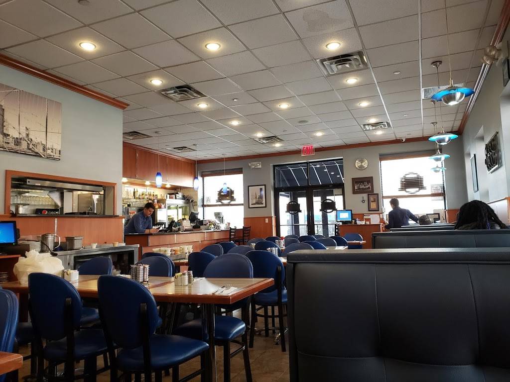 Neptune Diner II | restaurant | 699 Classon Ave, Brooklyn, NY 11238, USA | 7186231111 OR +1 718-623-1111