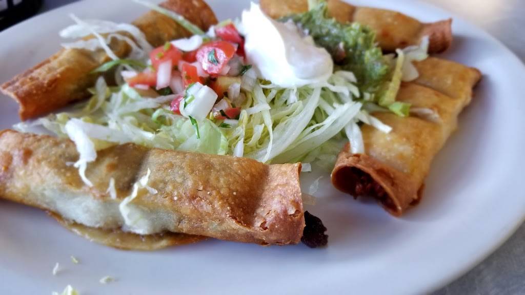 Los Trios Mexican | restaurant | 1233 E Tri County Blvd, Oliver Springs, TN 37840, USA | 8657306284 OR +1 865-730-6284