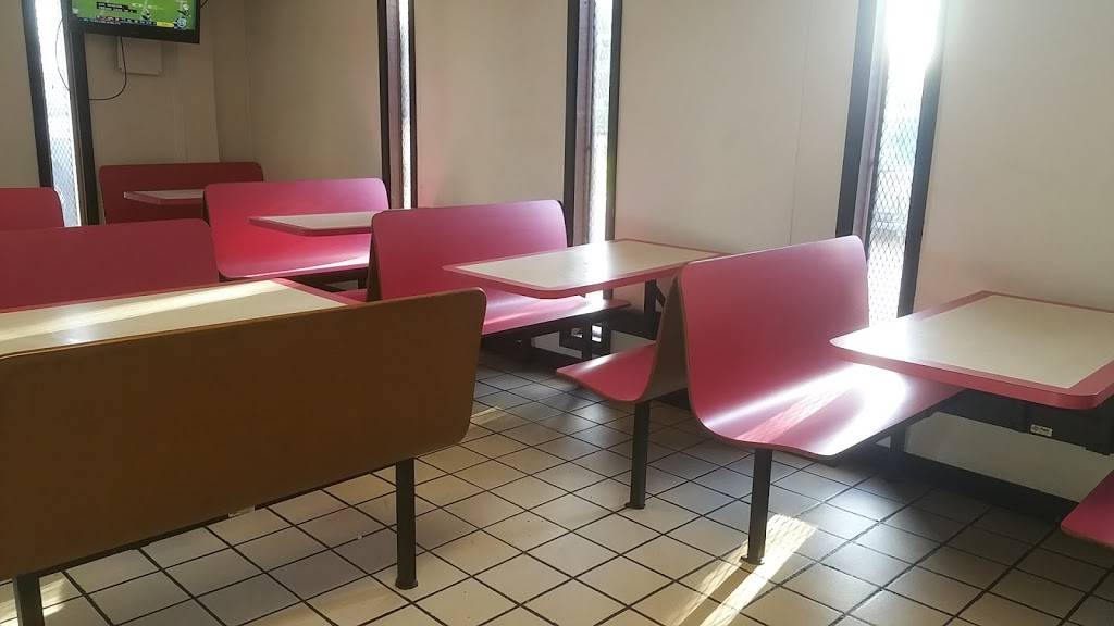 Frencheys Chicken | restaurant | 5338 W Orem Dr, Houston, TX 77045, USA | 7134333111 OR +1 713-433-3111