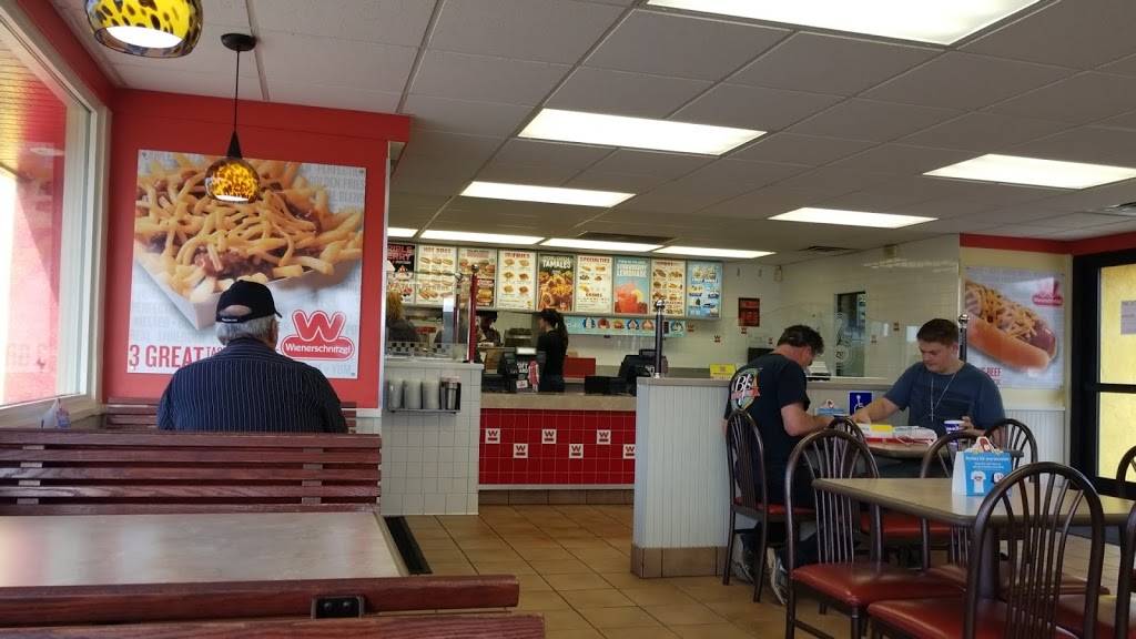 Wienerschnitzel | restaurant | 555 W Shaw Ave, Clovis, CA 93612, USA | 5592988905 OR +1 559-298-8905