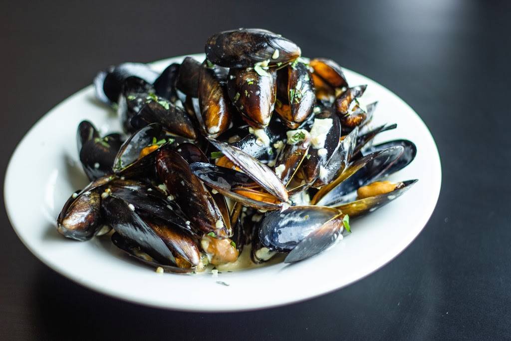 Entre-Côte Riverin | restaurant | 3400 Boulevard Sainte-Anne, Québec, QC G1E 3L7, Canada | 4186633178 OR +1 418-663-3178