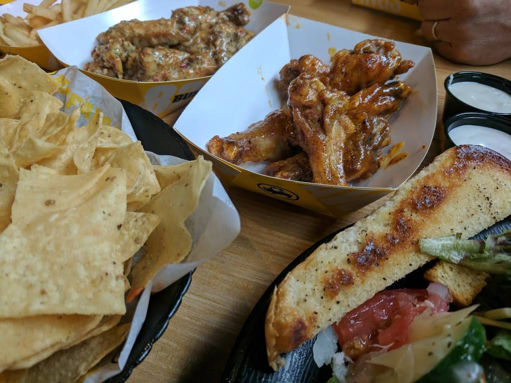 Buffalo Wild Wings | restaurant | 4075 Park Blvd N, Pinellas Park, FL 33781, USA | 7273501020 OR +1 727-350-1020