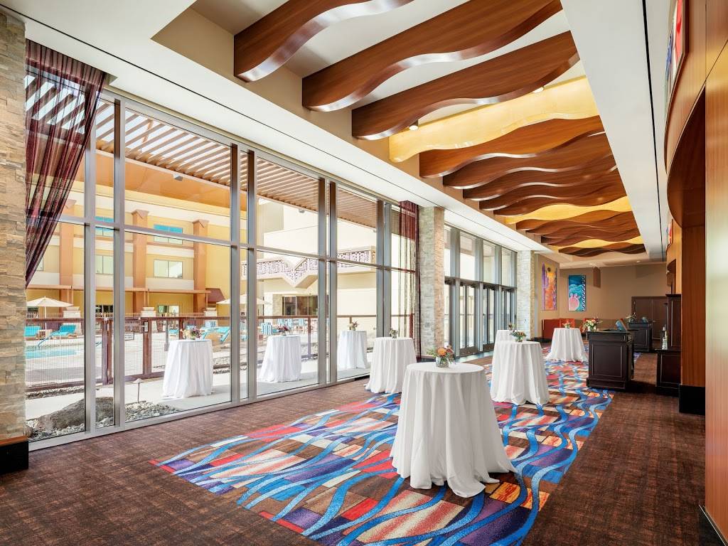 Gila River Hotels & Casinos - Vee Quiva | night club | 15091 S Komatke Ln, Laveen Village, AZ 85339, USA | 8009464452 OR +1 800-946-4452