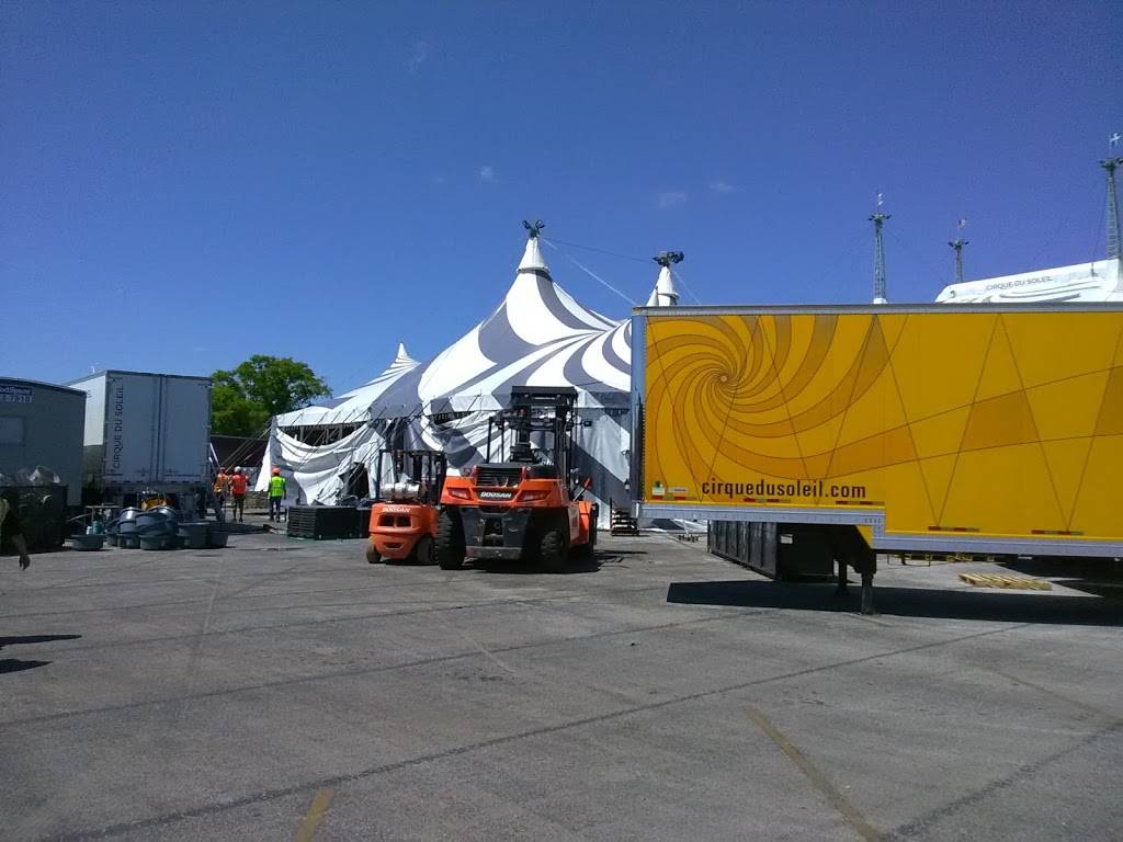 Tampa Greyhound Track | restaurant | 8300 N Nebraska Ave, Tampa, FL 33604, USA | 8139324313 OR +1 813-932-4313