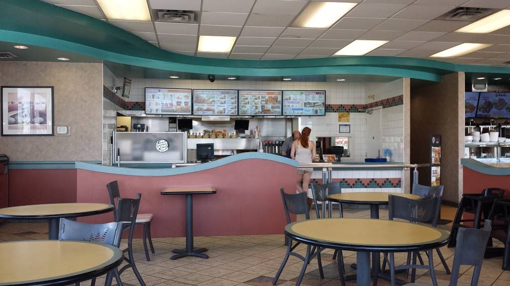 Burger King | restaurant | 527 W Hunt Club Rd, Nepean, ON K2G 5W5, Canada | 6137275840 OR +1 613-727-5840