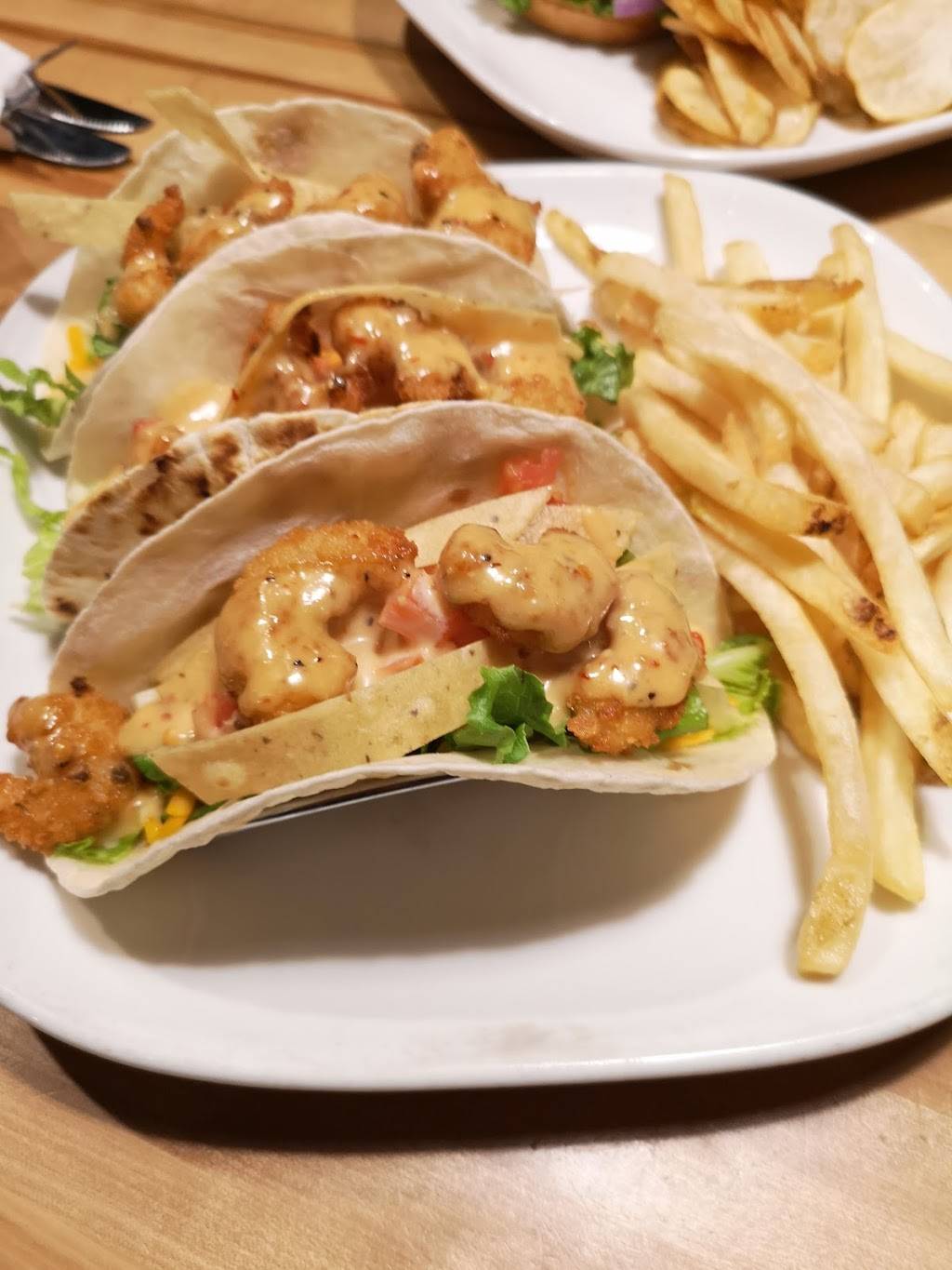 Boston Pizza | restaurant | 1565 Upper James St, Hamilton, ON L9B 1K2, Canada | 9055740333 OR +1 905-574-0333