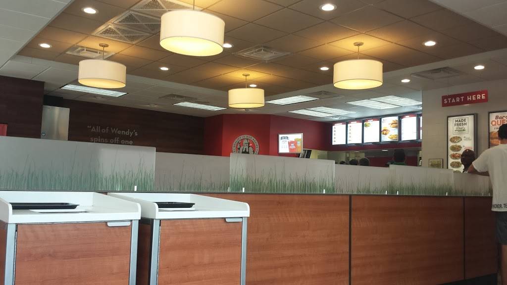 Wendys | restaurant | 975 Crosstown Drive, Peachtree City, GA 30269, USA | 7707031988 OR +1 770-703-1988