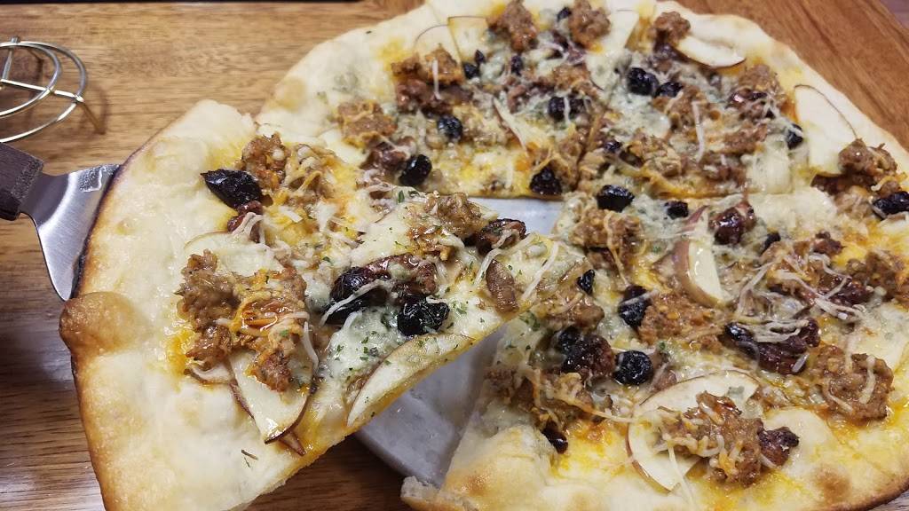 Magpie Pizzeria | restaurant | 728 47th Ave, Amana, IA 52203, USA | 3196225210 OR +1 319-622-5210